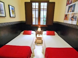 Apartamentos Living Sevilla San Lorenzo