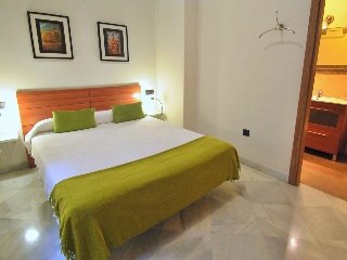 Apartamentos Living Sevilla San Lorenzo