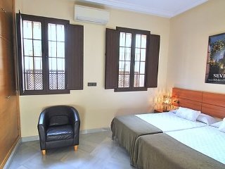 Apartamentos Living Sevilla San Lorenzo
