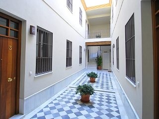 Apartamentos Living Sevilla San Lorenzo