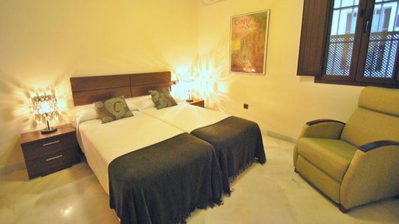 Apartamentos Living Sevilla San Lorenzo
