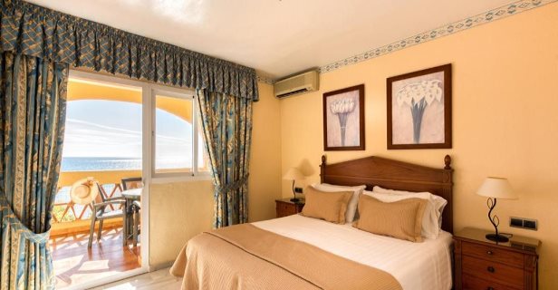 Apartamentos Macdonald Dona Lola