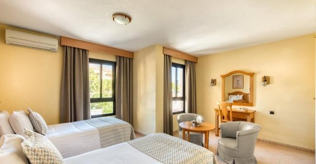 Apartamentos Macdonald Dona Lola