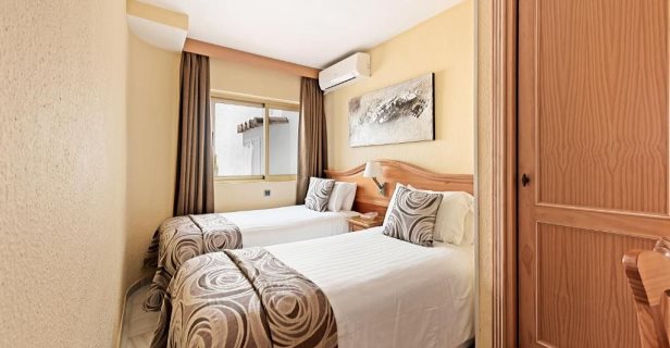 Apartamentos Macdonald Leila Playa Resort