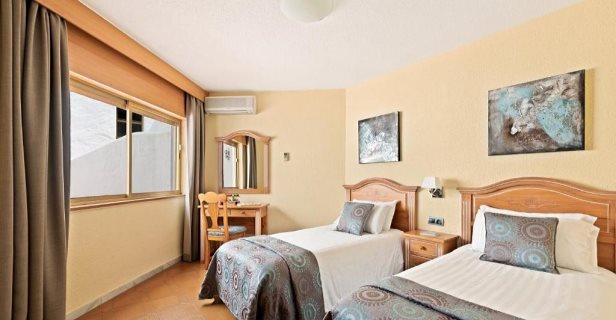 Apartamentos Macdonald Leila Playa Resort