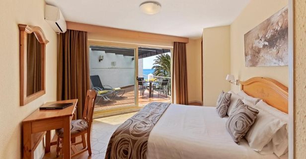 Apartamentos Macdonald Leila Playa Resort