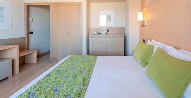 Apartamentos Marins Playa