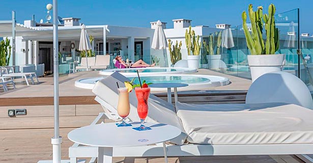 Apartamentos Marins Playa