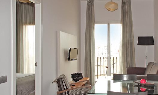 Apartamentos Mh Center