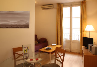 Apartamentos Mh Plaza
