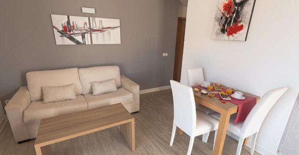 Apartamentos Midas