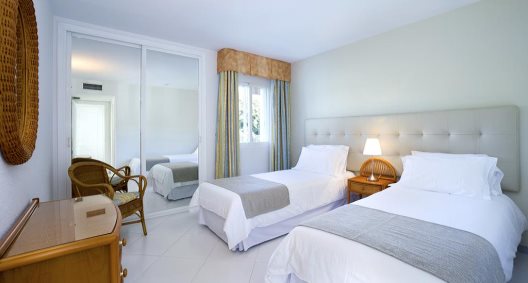 Apartamentos Miraflores Beach And Country Club