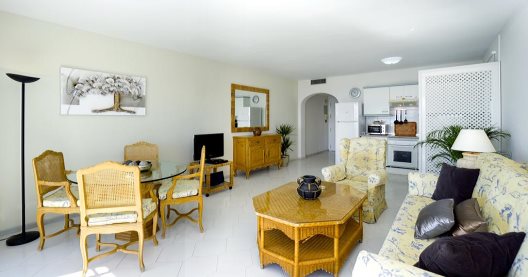 Apartamentos Miraflores Beach And Country Club