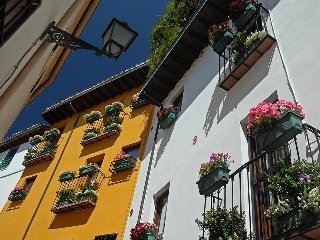 Apartamentos Muralla Ziri