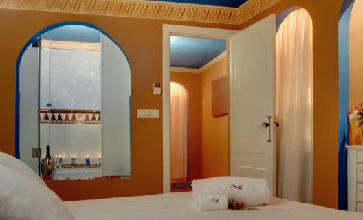 Apartamentos Muralla Ziri