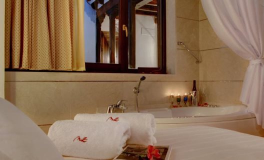 Apartamentos Muralla Ziri