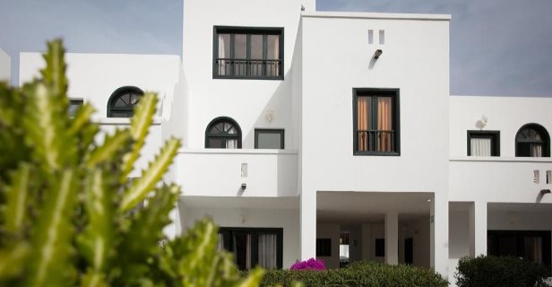 Apartamentos Nazaret Sol
