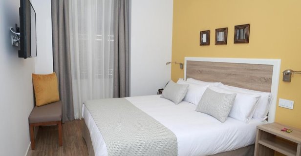 Apartamentos New Point Opera