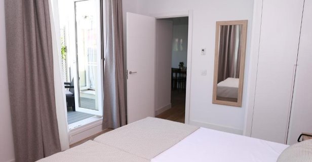 Apartamentos New Point Opera