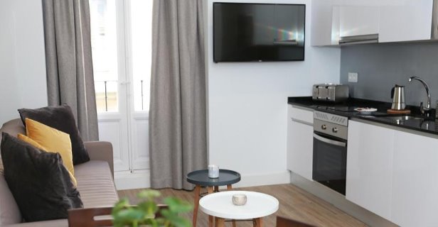 Apartamentos New Point Opera