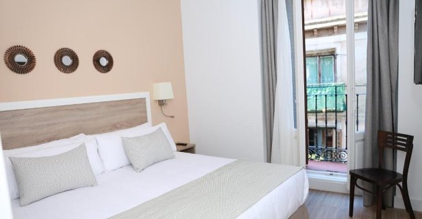 Apartamentos New Point Opera