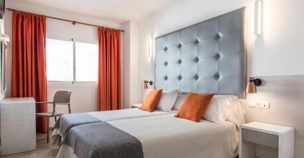 Apartamentos Oasis Sa Tanca