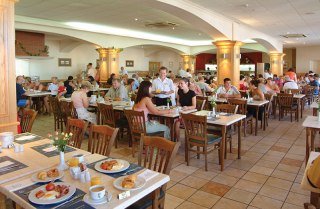 Apartamentos Pafian Sun Holiday Village