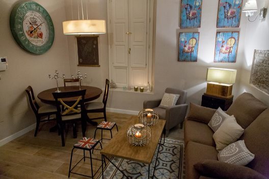 Apartamentos Palacio Almagra