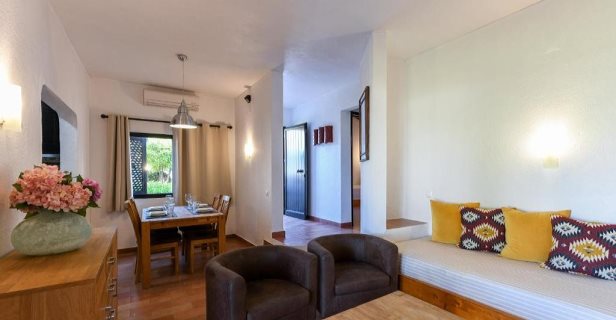 Apartamentos Pedras Da Rainha