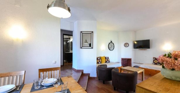 Apartamentos Pedras Da Rainha