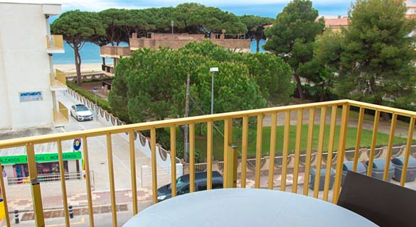 Apartamentos Pins Marina