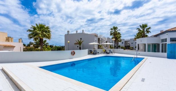 Apartamentos Placid Village