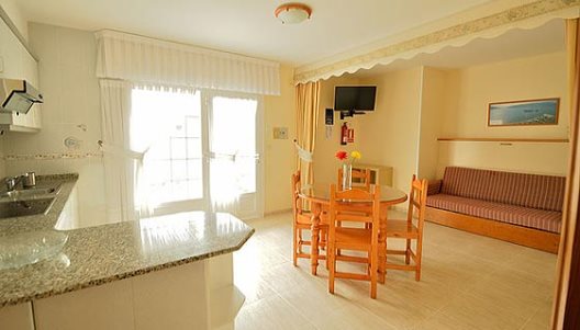 Apartamentos Playa Major