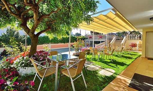 Apartamentos Playa Major
