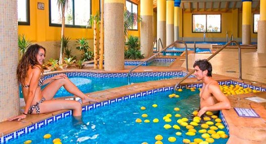 Apartamentos Playamarina