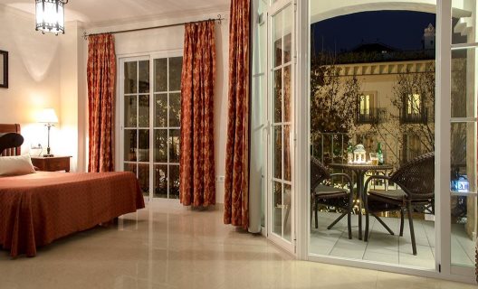 Apartamentos Plaza Cavana