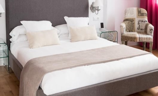Apartamentos Puerta Catedral Suites Sevilla