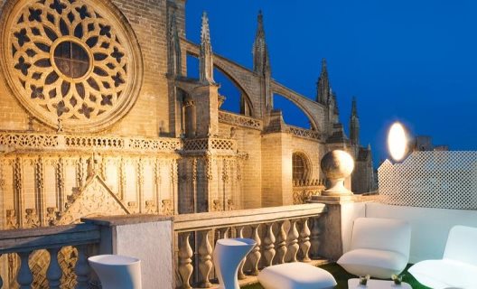 Apartamentos Puerta Catedral Suites Sevilla