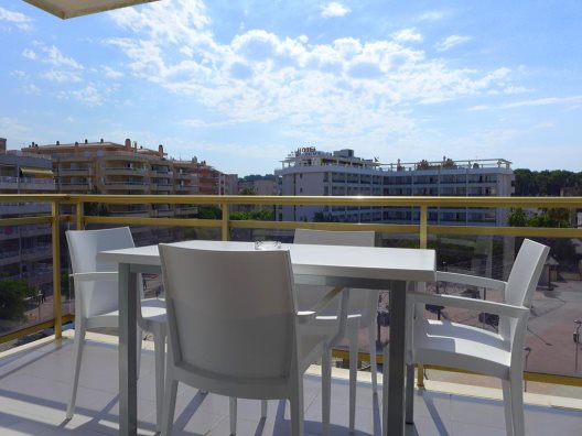 Apartamentos Rentalmar Navarra Family Suites
