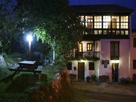 Apartamentos Rurales El Requexu
