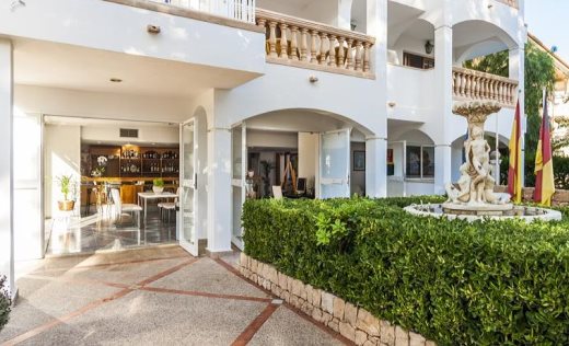 Apartamentos Sa Torre