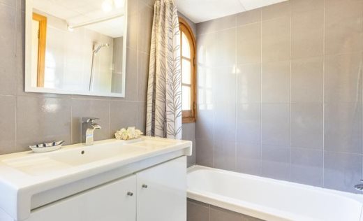 Apartamentos Sa Torre