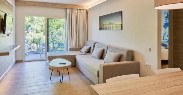 Apartamentos Sol Bahía Ibiza Suites