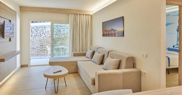 Apartamentos Sol Bahía Ibiza Suites