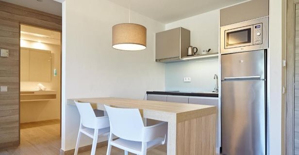 Apartamentos Sol Bahía Ibiza Suites