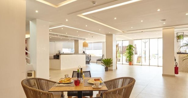Apartamentos Sol Bahía Ibiza Suites