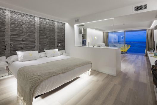 Apartamentos Sud Ibiza Suites