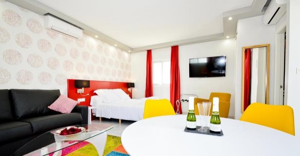 Apartamentos The Zentral Arenal Suites