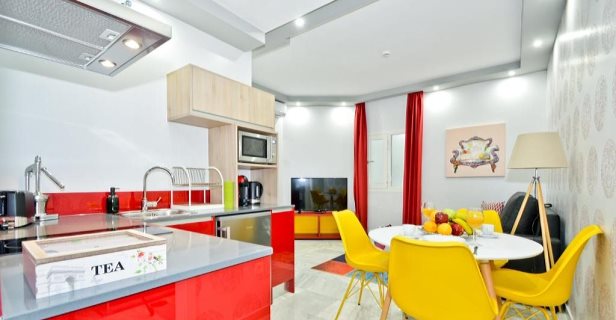 Apartamentos The Zentral Arenal Suites