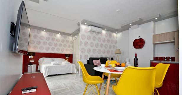 Apartamentos The Zentral Arenal Suites